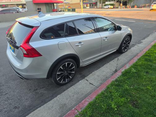 2016 Volvo V60 Cross Country T5