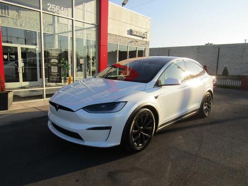 White 2023 Tesla Model X