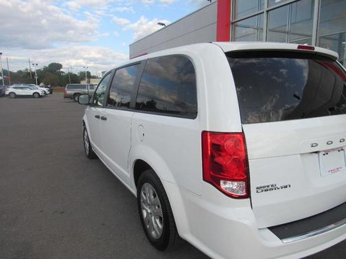 White 2019 Dodge Grand Caravan SE