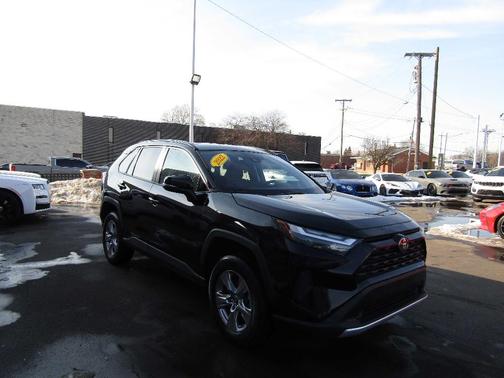 2022 Toyota RAV4 XLE