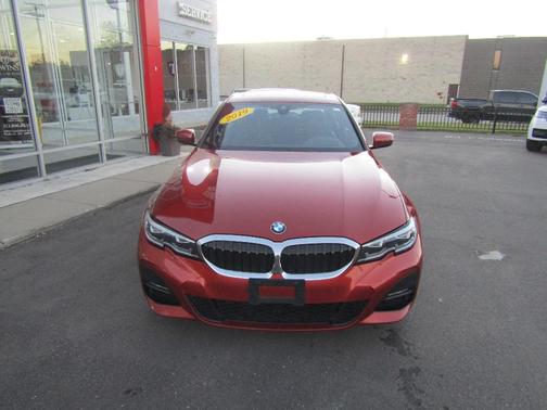 2019 BMW 330 i xDrive