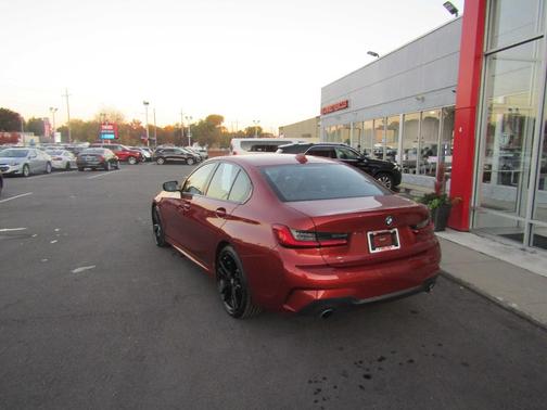 2019 BMW 330 i xDrive