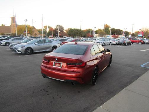 2019 BMW 330 i xDrive