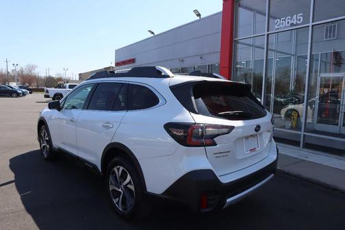 2022 Subaru Outback Touring XT