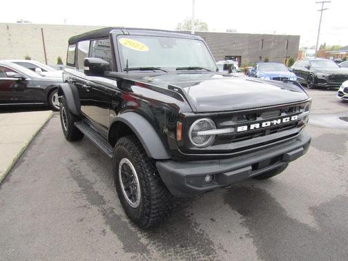 Black 2023 Ford Bronco Outer Banks