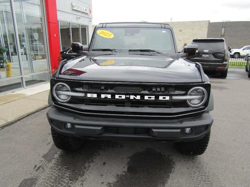 Black 2023 Ford Bronco Outer Banks