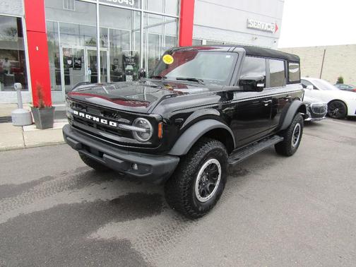 Black 2023 Ford Bronco Outer Banks
