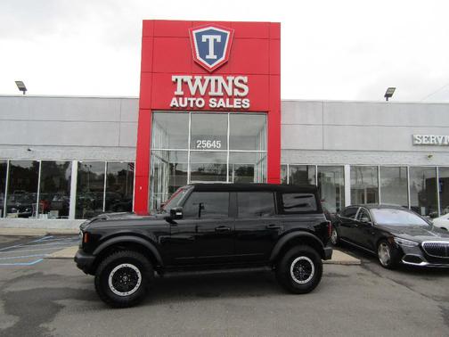 Black 2023 Ford Bronco Outer Banks