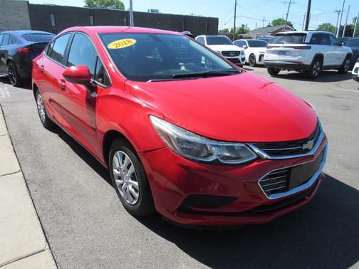Red 2018 Chevrolet Cruze LS