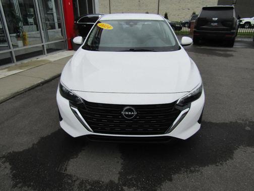 Cloud White 2024 Nissan Sentra SV