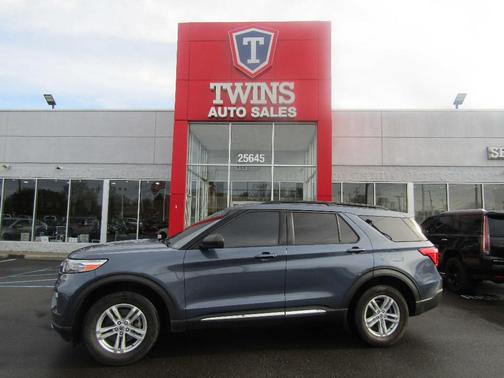 Blue 2021 Ford Explorer XLT