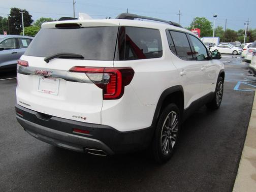 White 2020 GMC Acadia AT4