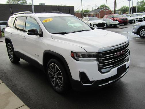 White 2020 GMC Acadia AT4
