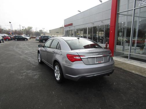 2013 Chrysler 200 Touring