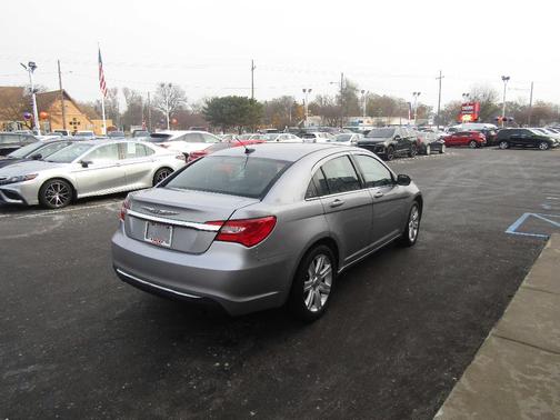 2013 Chrysler 200 Touring