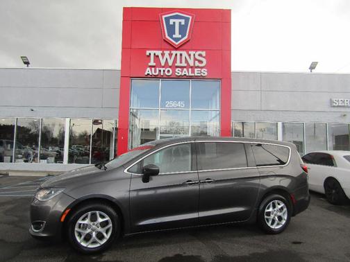 Gray 2017 Chrysler Pacifica Touring-L