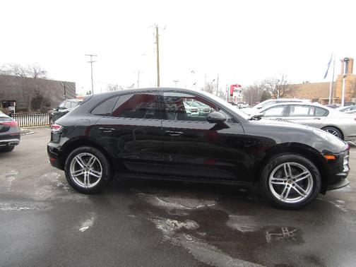 2019 Porsche Macan Base