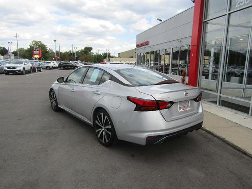 2022 Nissan Altima 2.5 SR