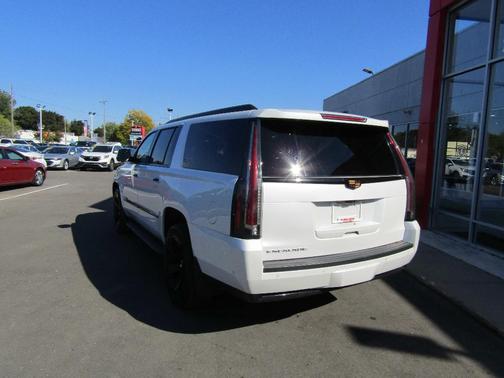 2019 Cadillac Escalade ESV Luxury