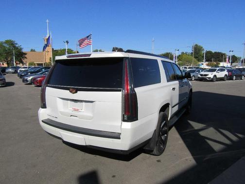 2019 Cadillac Escalade ESV Luxury