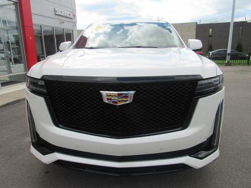 White 2022 Cadillac Escalade Sport Platinum