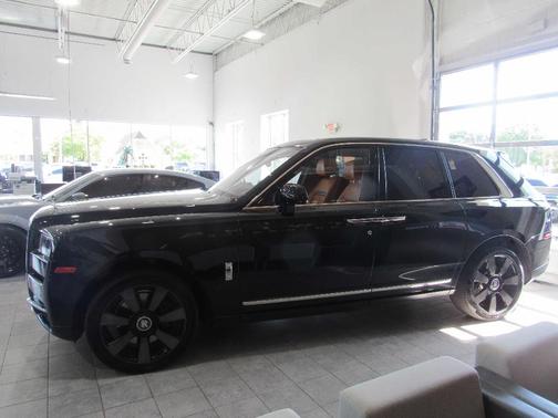 Black 2020 Rolls-Royce Cullinan