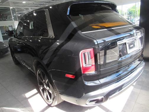 Black 2020 Rolls-Royce Cullinan