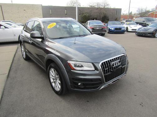 Daytona Gray Pearl Effect 2017 Audi Q5 2.0T Premium Plus