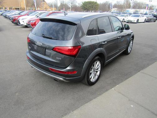 Daytona Gray Pearl Effect 2017 Audi Q5 2.0T Premium Plus