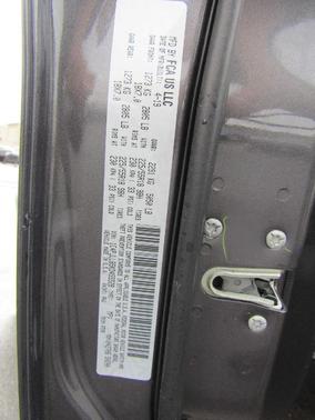 Gray 2019 Jeep Cherokee Altitude