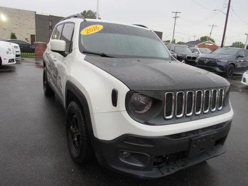 White 2016 Jeep Renegade Latitude