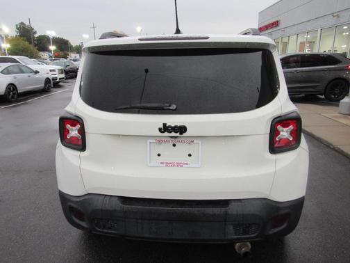 White 2016 Jeep Renegade Latitude