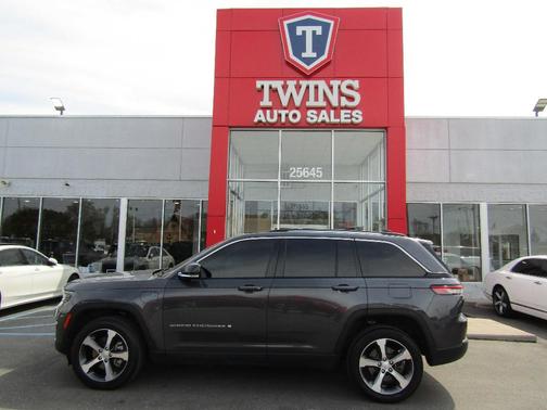 Gray 2022 Jeep Grand Cherokee 4xe Base