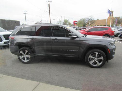 Gray 2022 Jeep Grand Cherokee 4xe Base