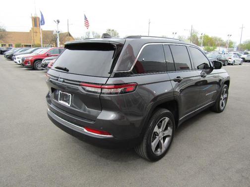 Gray 2022 Jeep Grand Cherokee 4xe Base