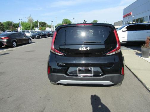 Black 2023 Kia Soul LX
