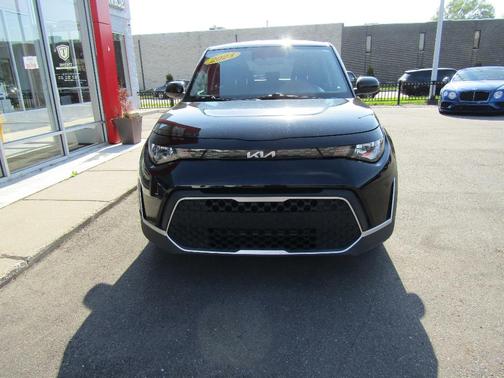 Black 2023 Kia Soul LX
