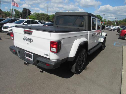 White 2020 Jeep Gladiator Overland