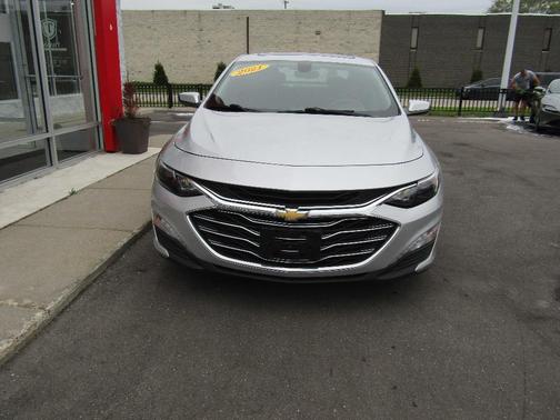 Silver 2021 Chevrolet Malibu LT