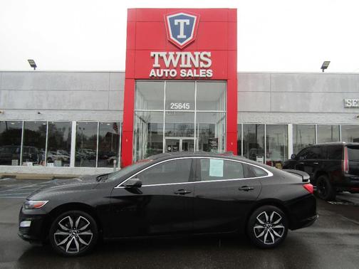 Black 2022 Chevrolet Malibu RS