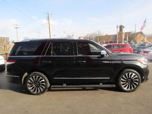 2022 Lincoln Navigator Black Label