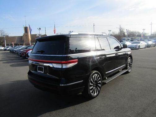 2022 Lincoln Navigator Black Label