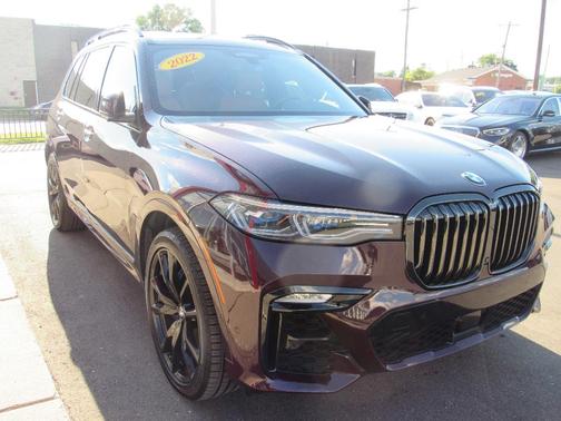 Burgundy 2022 BMW X7 M50i