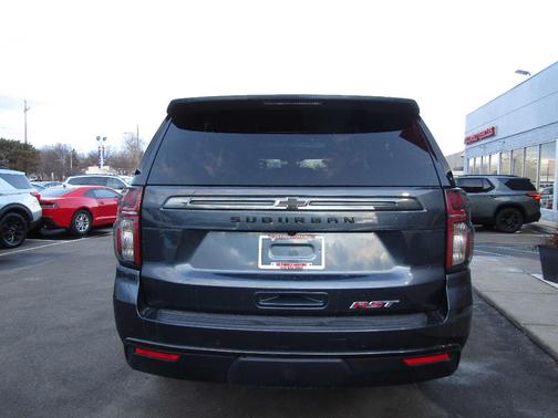 2021 Chevrolet Suburban RST