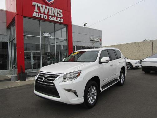 White 2016 Lexus GX 460 Base