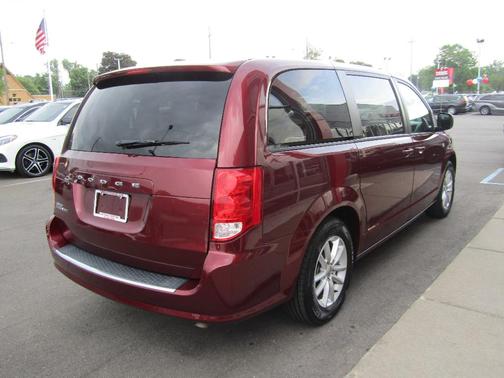 Red 2019 Dodge Grand Caravan SE
