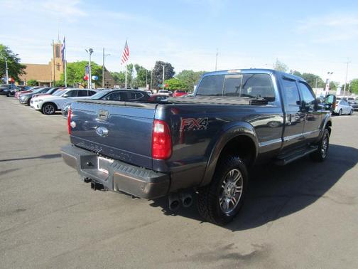 Blue 2016 Ford F-350 King Ranch