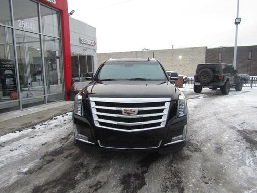 2018 Cadillac Escalade ESV Luxury