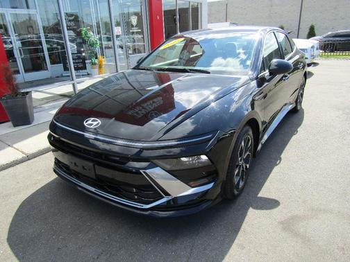 Black 2025 Hyundai SONATA SEL