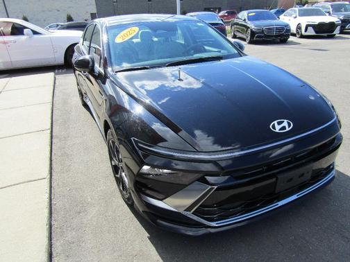 Black 2025 Hyundai SONATA SEL